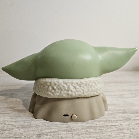 Star Wars Baby Yoda USB Push Button Figurine Collectible Desk Light Lamp - Picture 4 of 9